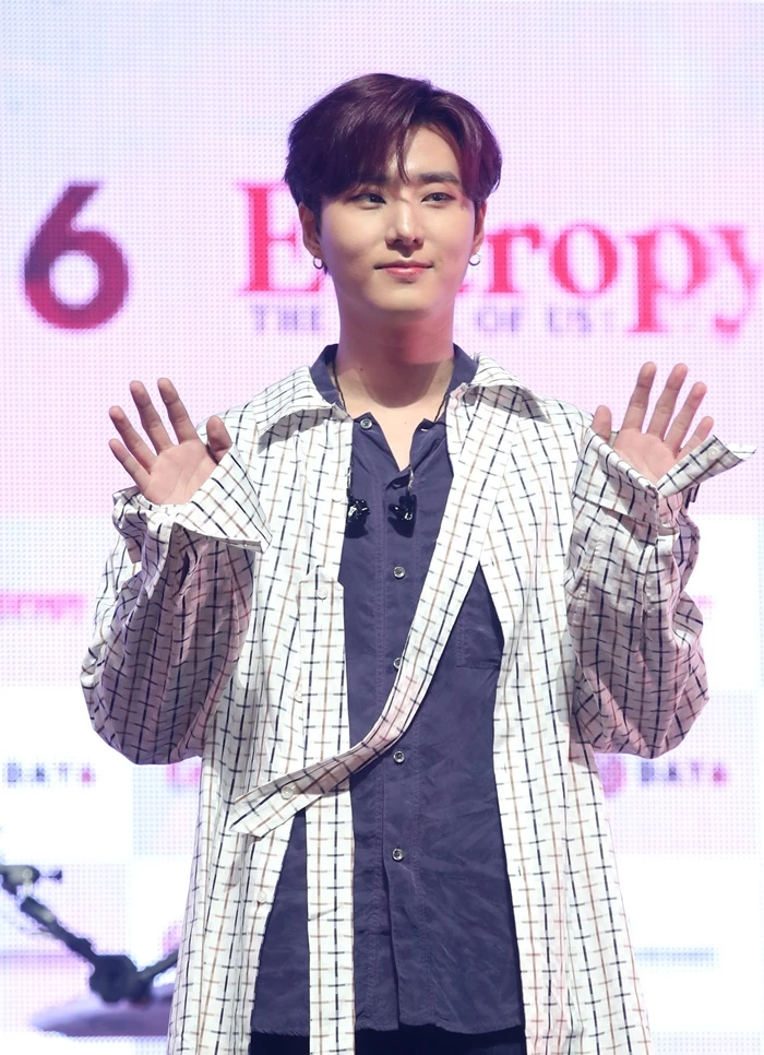 Day6 (DAY6) Young K poses at the press showcase for the release of the 3rd regular album 'The Book of Us: Entropy'.