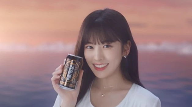 K-pop star An Yu-jin chosen as the sole model for mainstream alcohol brand.
